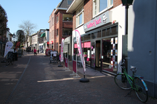 CAE 0218 Laanstraat met weinig winkelend publiek, 26-03-2020.